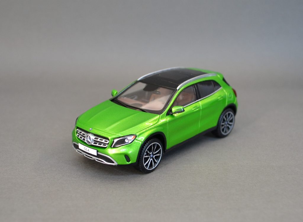 Mercedes GLA green 7
