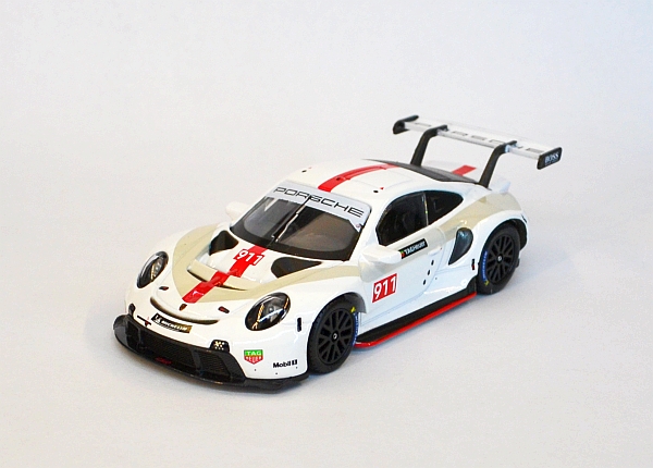 Porsche Taycan & Porsche 911 RSR